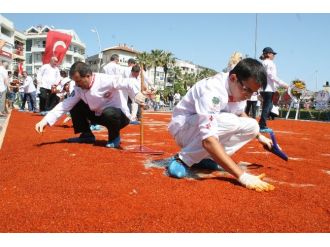 Bu Bayrak Baharattan Yapıldı