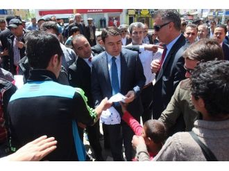 Vali Musa Işın Stantları Gezdi
