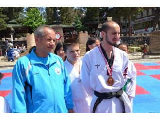 Tosyalı Sporcu Taekwondo’da Türkiye 3.oldu