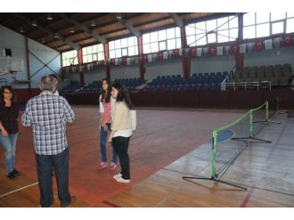 Akçakoca’da Bir 19 Mayıs Etkinliği Tribünler Bomboş Kaldı