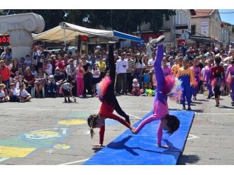 Foça’da Alanlara Sığmayan 19 Mayıs Coşkusu