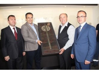 Kadir Topbaş, Çan’da Kale Seramik Fabrikası’nı Gezdi