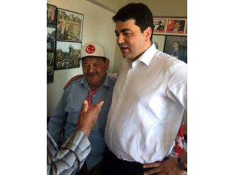 Dp Genel Başkanı Uysal, Ayakkabıcı Yaşar’ı Onurlandırdı