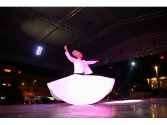 Halk Dansları Festivali 19 Mayıs Coşkusuna Sahne Oldu