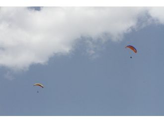 Nevşehir’de Yamaç Paraşütü İçin Deneme Atlayışı Yapıldı