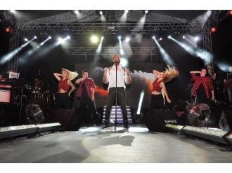 Gökhan Özen’den Torbalı’da 19 Mayıs Konseri