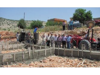 Başkan Özdemir, Fıstıklıdağ’ın Taziye Evi Temelini Attı