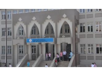 (Özel Haber) ’Rüyamda Nikahlandık’ Diyerek 10 Yaşındaki Öğrencisini Babasından İstedi