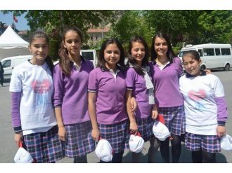 Kız Meslek Lisesi Öğrencileri “Küfre Hayır” İçin Yürüdü