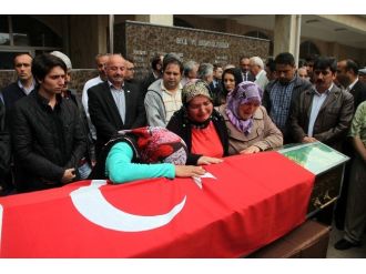 Kahraman Nikah Memurunu Mesai Arkadaşları Dualarla Uğurladı