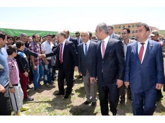 Sarıkamış’ta Karaurgan Karakucak Güreşleri Yapıldı