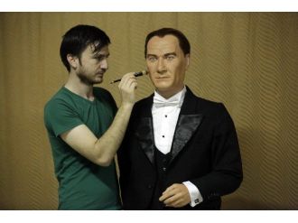 Heykeltıraş Kaplan Alanya’daki Ünlüler Müzesi İçin Atatürk Heykeli Yaptı