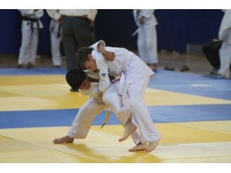 Judocular Atatürk Spor Salonunu Renklendirdi