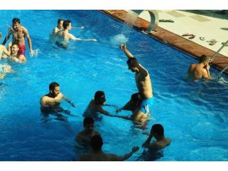 Bodrum’da Buzlu Havuz Keyfi