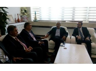 Şahin, Ziyaretlerini Sürdürüyor
