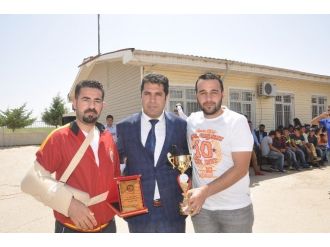 Şampiyonlar Kupalarını Aldı