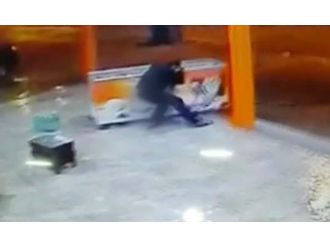 Dondurma Dolabını Tutana Aşk Olsun !