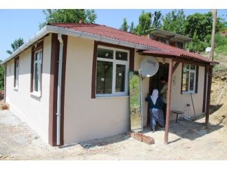 Esenyurt Belediye Başkanı Mağdur Aileye Sahip Çıktı