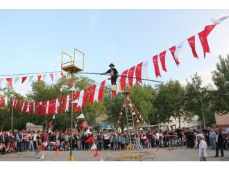 Yahyalı’da Tel Cambazı Gösterisi İlgiyle İzlendi