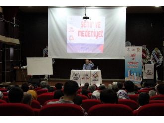 Yazar Yusuf Kaplan Adıyaman’da Konferans Verdi