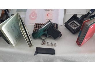 Sahte Belgeyle Göçmen Kaçakçılığı Operasyonunda 16 Gözaltı