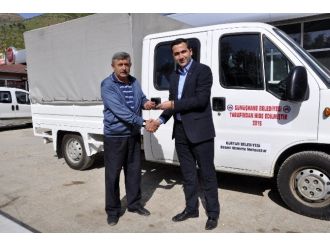 Gümüşhane Belediyesinden İlçelere Araç Hibesi