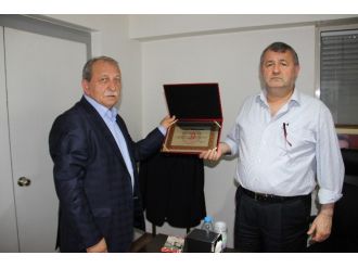 Verem Savaş Derneği’nden İş Adamı Yazıcıoğlu’na Teşekkür Plaketi