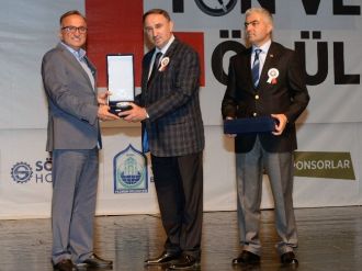 Başkan Kurtulan’a ’Eğitime Katkı’ Ödülü