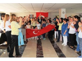 Polis Eşleri, Yuvada Kalan Çocuk Ve Gençlerle Bir Araya Geldi