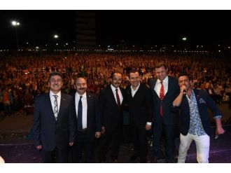 Uşak’ta Ferhat Göçer Rüzgarı