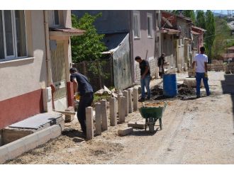 Yediler Mahallesi’nde Yol Ve Kaldırım Yenileme Çalışmaları Başladı