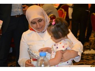 Vali Bektaş Ve Eşi Esma Bektaş Koruyucu Aileler Ve Çocuklarıyla Buluştu