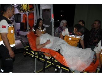 Bıçaklı Saldırıya Uğrayan 17 Yaşındaki Genç Yaralandı