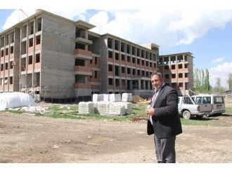 Müdür Bozyel, Okul İnşaatlarını İnceledi