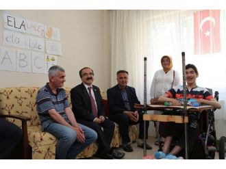 Vali Coş’tan Engelli Yalçına Ziyaret