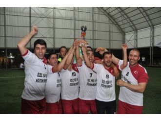 Reyhanlı’da Kurumlararası Halı Saha Turnuvası Sona Erdi