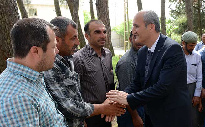 Başkan Okay, Elmalar Mahallesini Ziyaret Etti