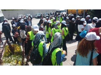 Gönüllüler Temiz Çevre İçin İş Başında