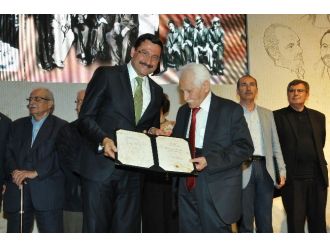 Yüzyılın Türk Şairleri Antolojisi’nin Galası Keçiören’de Yapıldı
