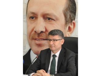 Fikret Yeni’den Başkan Sözlü’ye ‘Haddini Bil’ Çıkışı