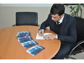 Recep Donat, Şiir Kitabının Gelirini Hayır Kurumlarına Bağışladı