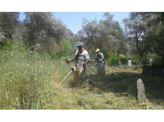 Köşk’te Mezarlıklar Bakıma Alındı