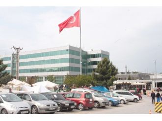 Bursa’da Otomotiv İşçilerinin Eylemi Devam Ediyor