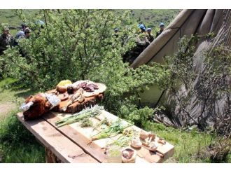 Komandoların Arazi Menüsü: Yılan, Kurbağa Ve Tavuk