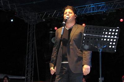 Kubat, imamı alkışlattı 