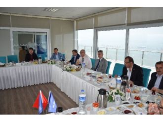 Yılmaz Muhtarları Dinledi