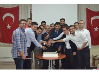 İhlas Vakfı Yurdu’nda Mezuniyet Sevinci