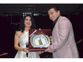 Bozüyük’te İrem Derici Konseri