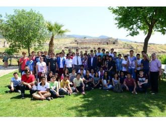 Öğrenciler Pamukkale İle Buluştu