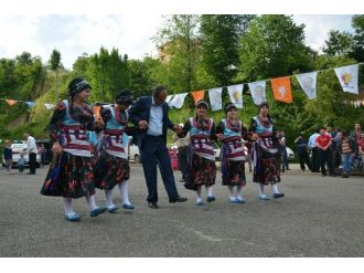 Ak Parti Trabzon Milletvekili Adayı Muhammet Balta, Çarşıbaşı Yavuzköy’de Kemençe İle Karşılandı
